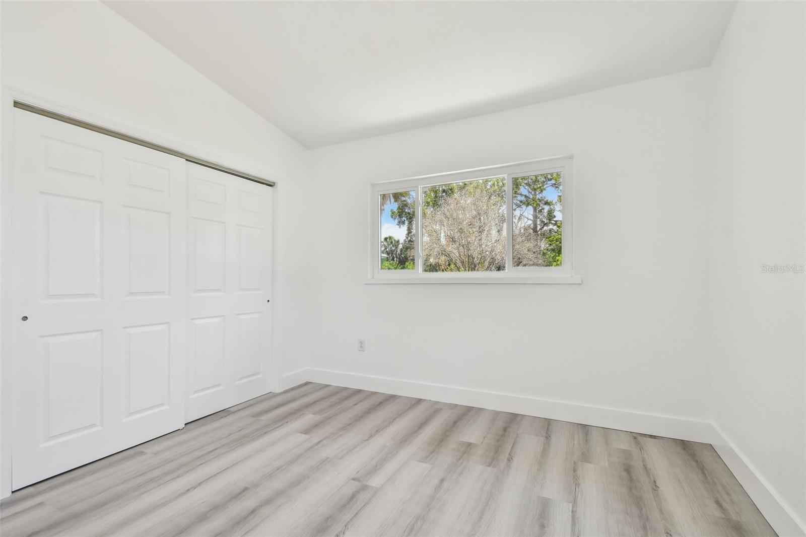 Image 41 of 49 For 695 Sunset Drive