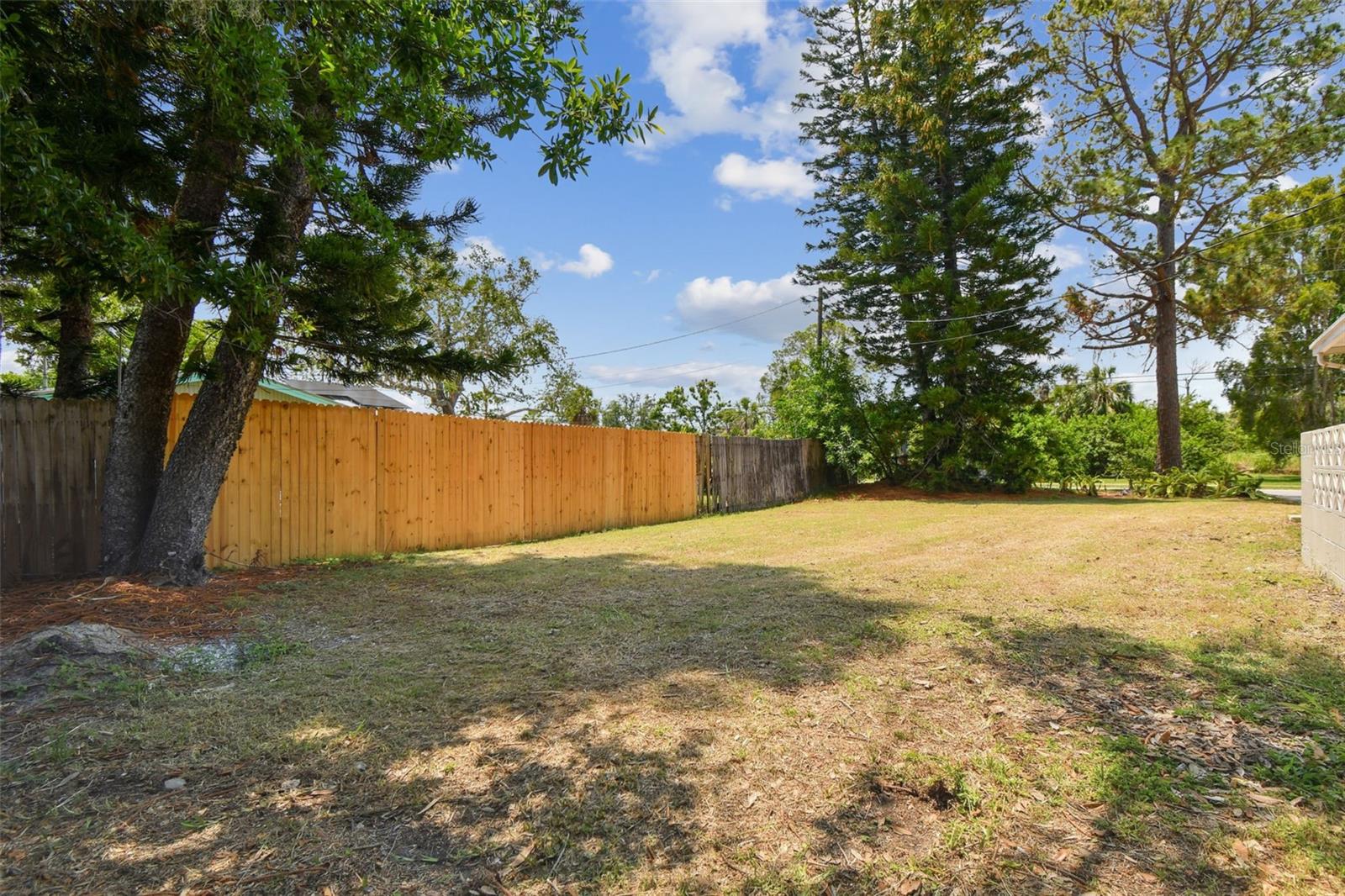 Image 43 of 49 For 695 Sunset Drive
