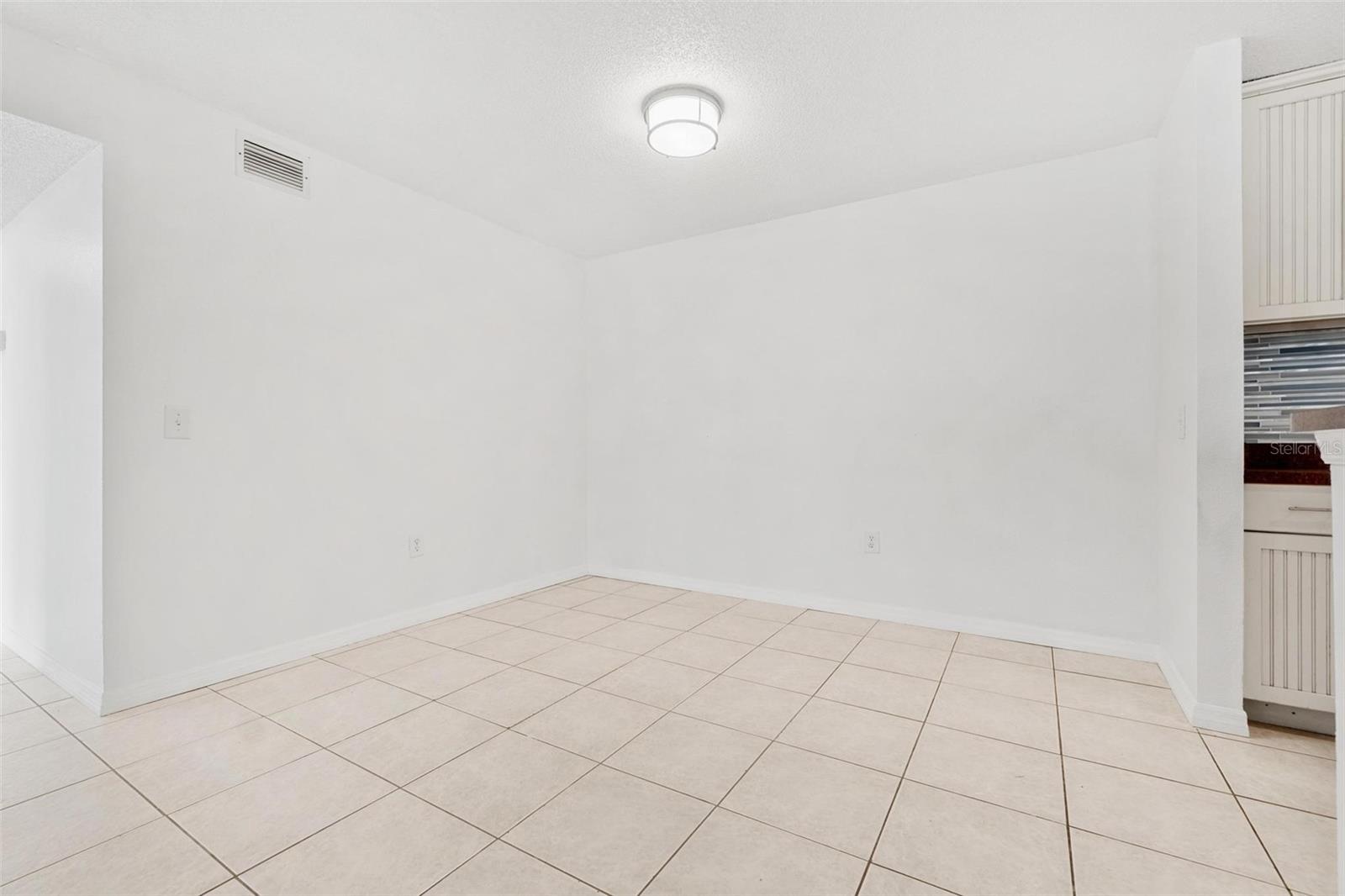 Listing photo id 8 for 9481 Highland Oak Drive 212