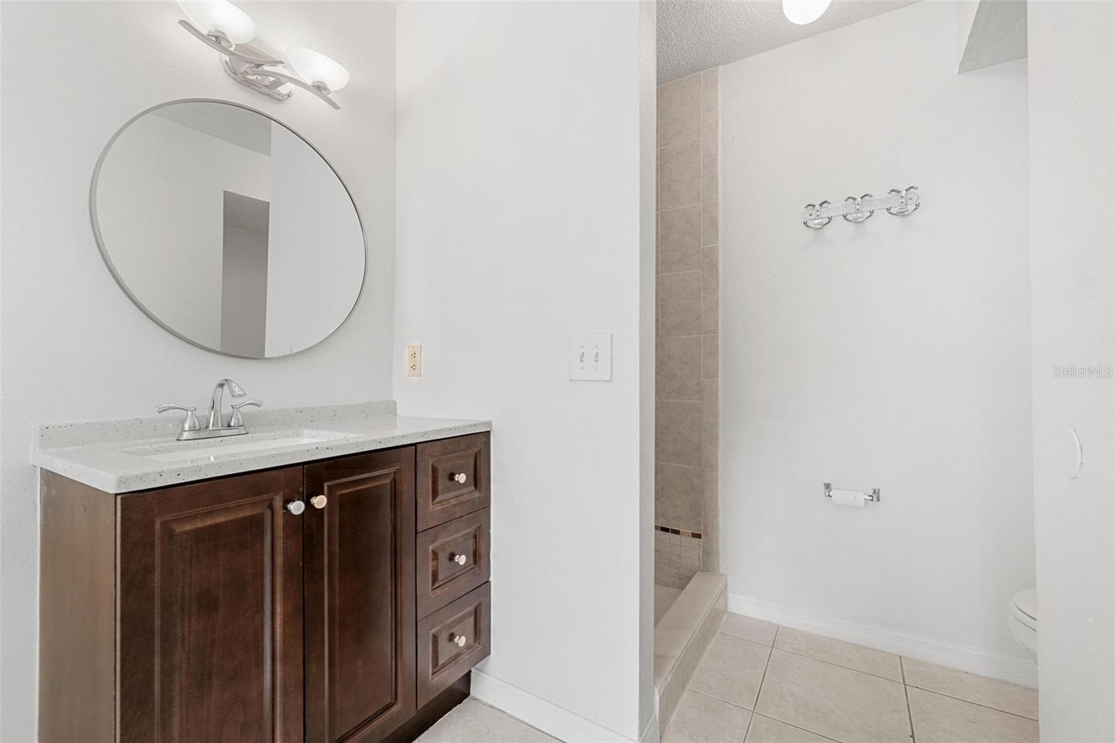 Listing photo id 16 for 9481 Highland Oak Drive 212