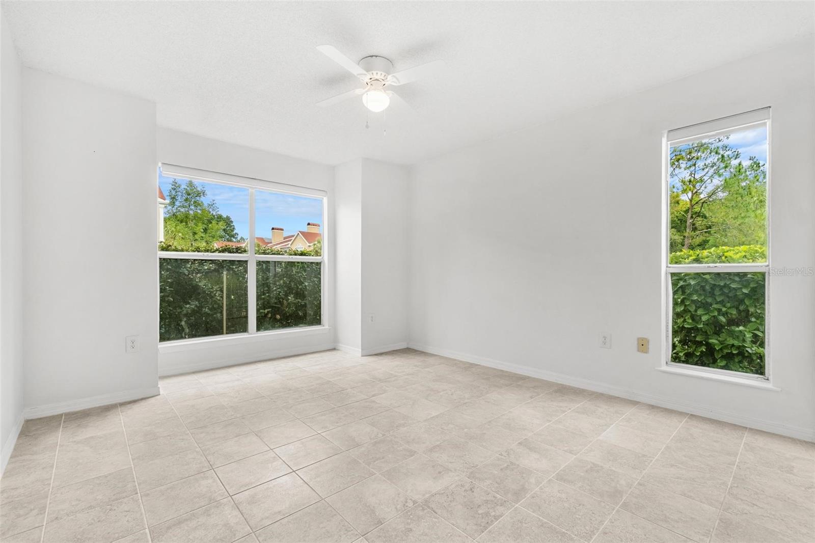 Listing photo id 19 for 9481 Highland Oak Drive 212