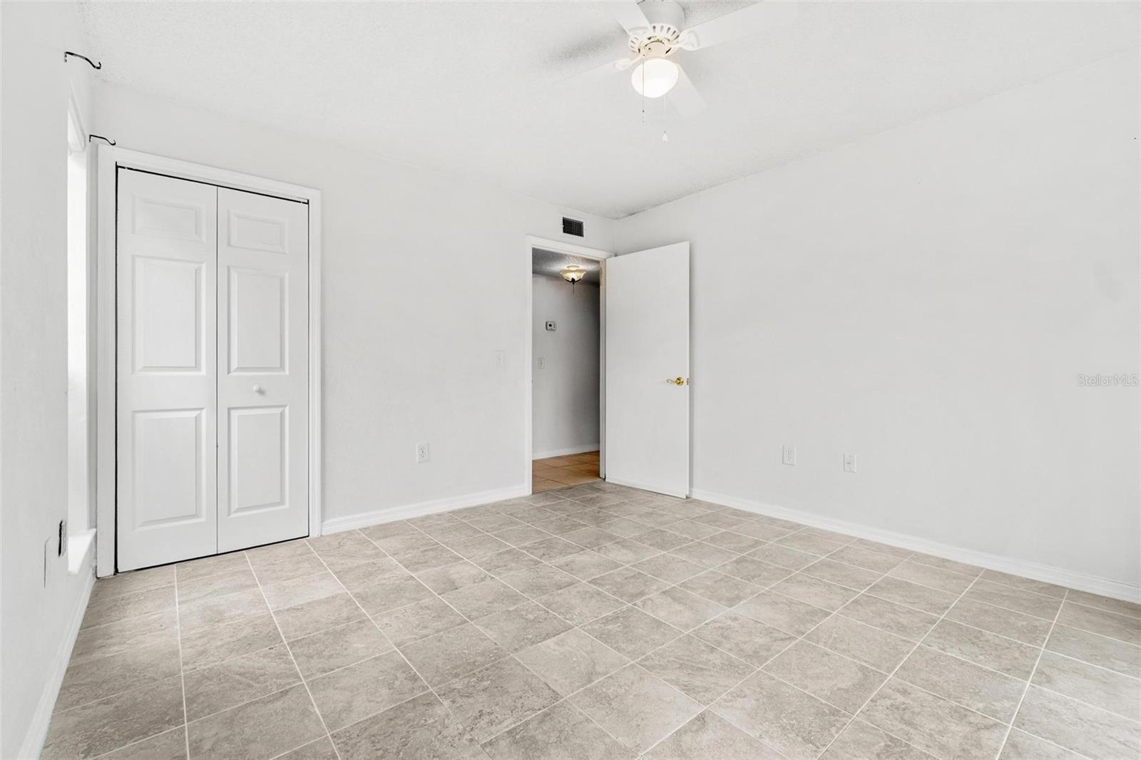 Listing photo id 21 for 9481 Highland Oak Drive 212