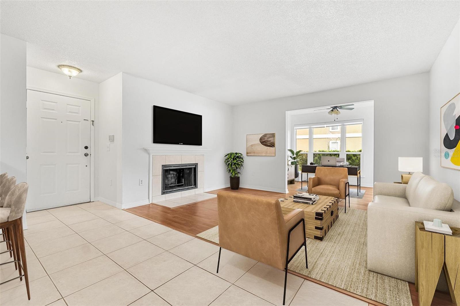 Listing photo id 4 for 9481 Highland Oak Drive 212