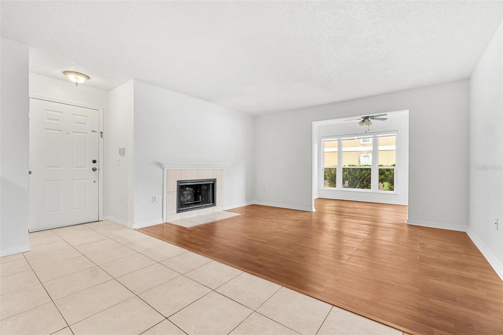 Listing photo id 6 for 9481 Highland Oak Drive 212
