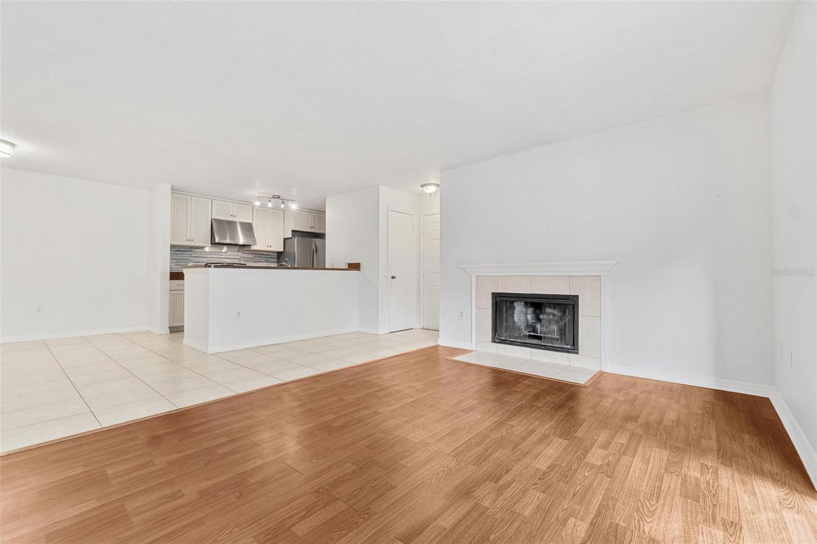 Listing photo id 7 for 9481 Highland Oak Drive 212