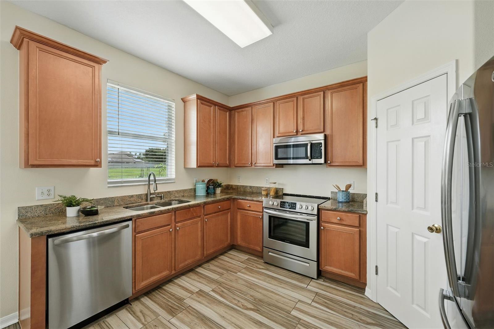 Image 17 of 35 For 5233 Los Palma Vista Drive