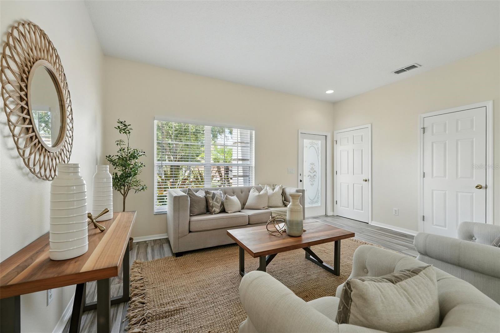 Image 6 of 35 For 5233 Los Palma Vista Drive