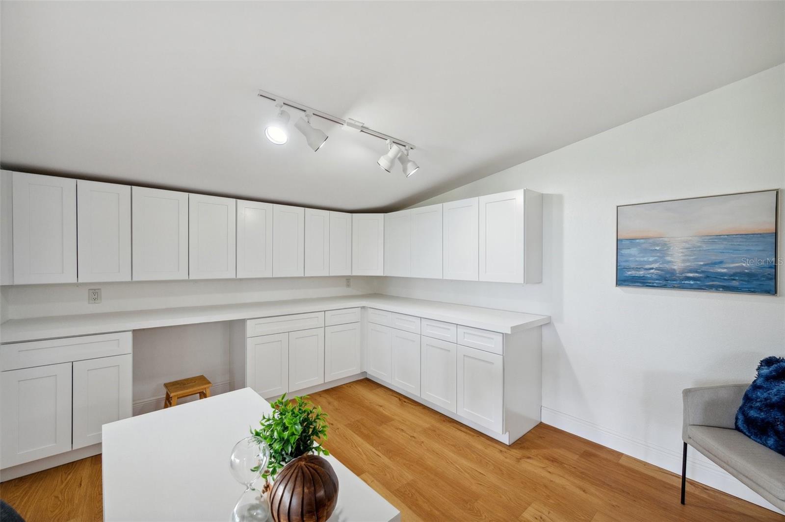 Image 18 of 78 For 21906 Shamu Drive