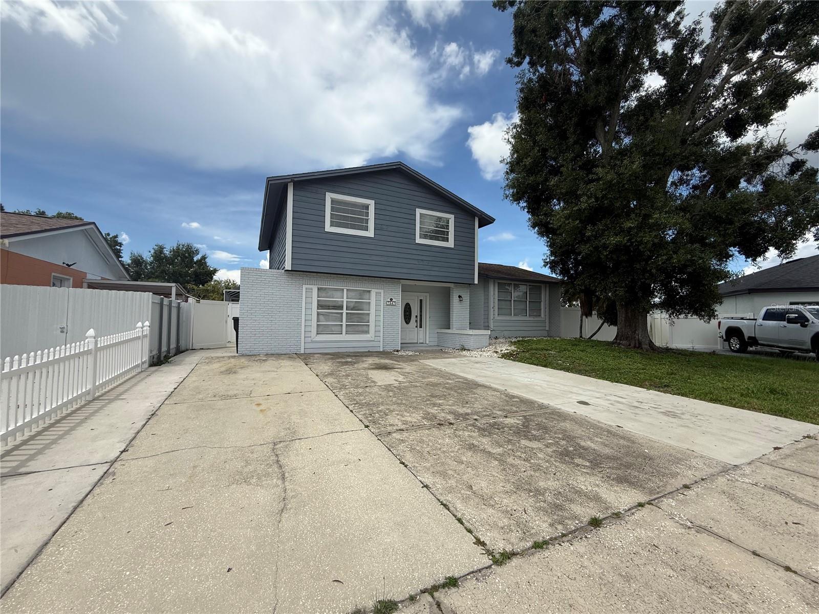 Image 3 of 31 For 7347 Pocahontas Avenue