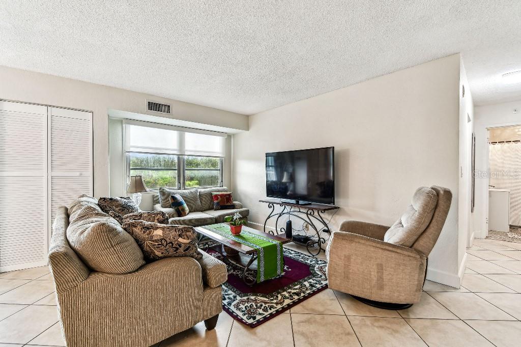 Image 3 of 27 For 3315 58th Avenue S 311