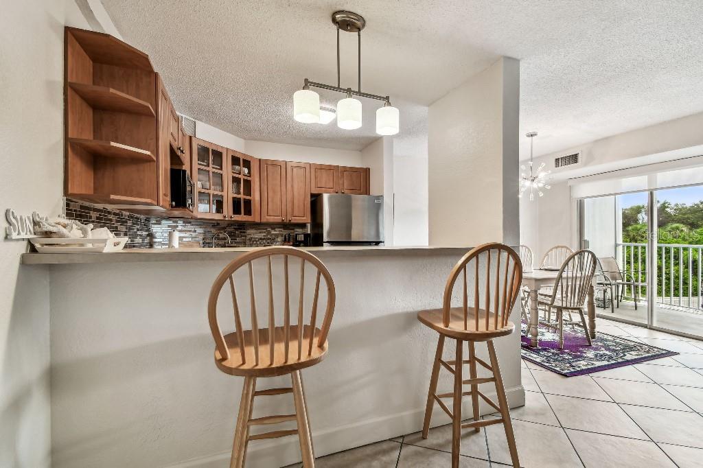 Image 5 of 27 For 3315 58th Avenue S 311