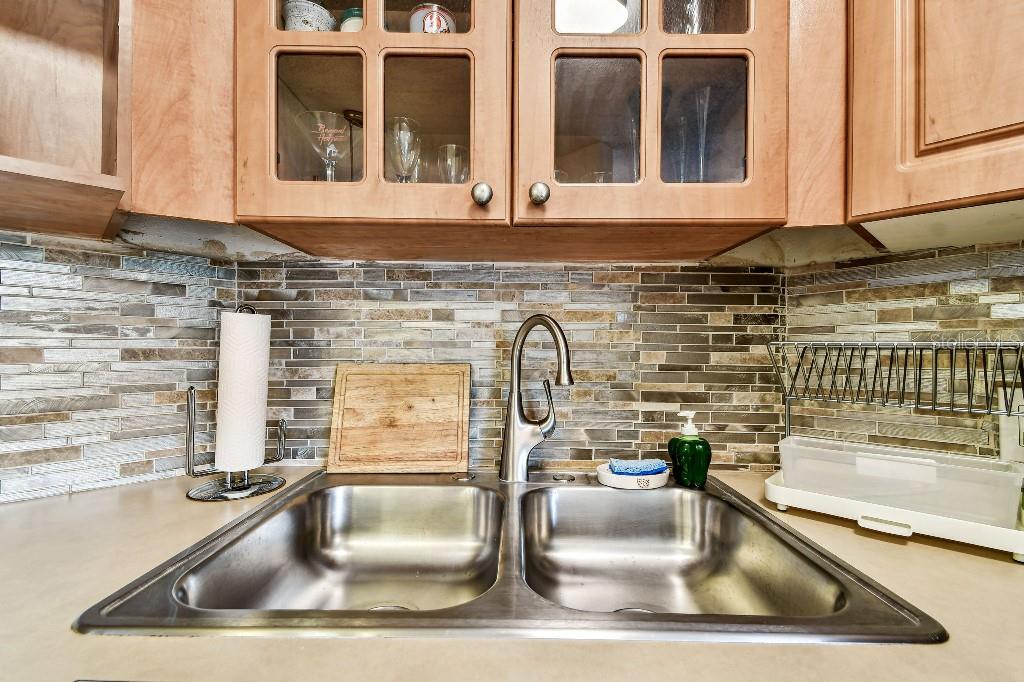 Image 7 of 27 For 3315 58th Avenue S 311