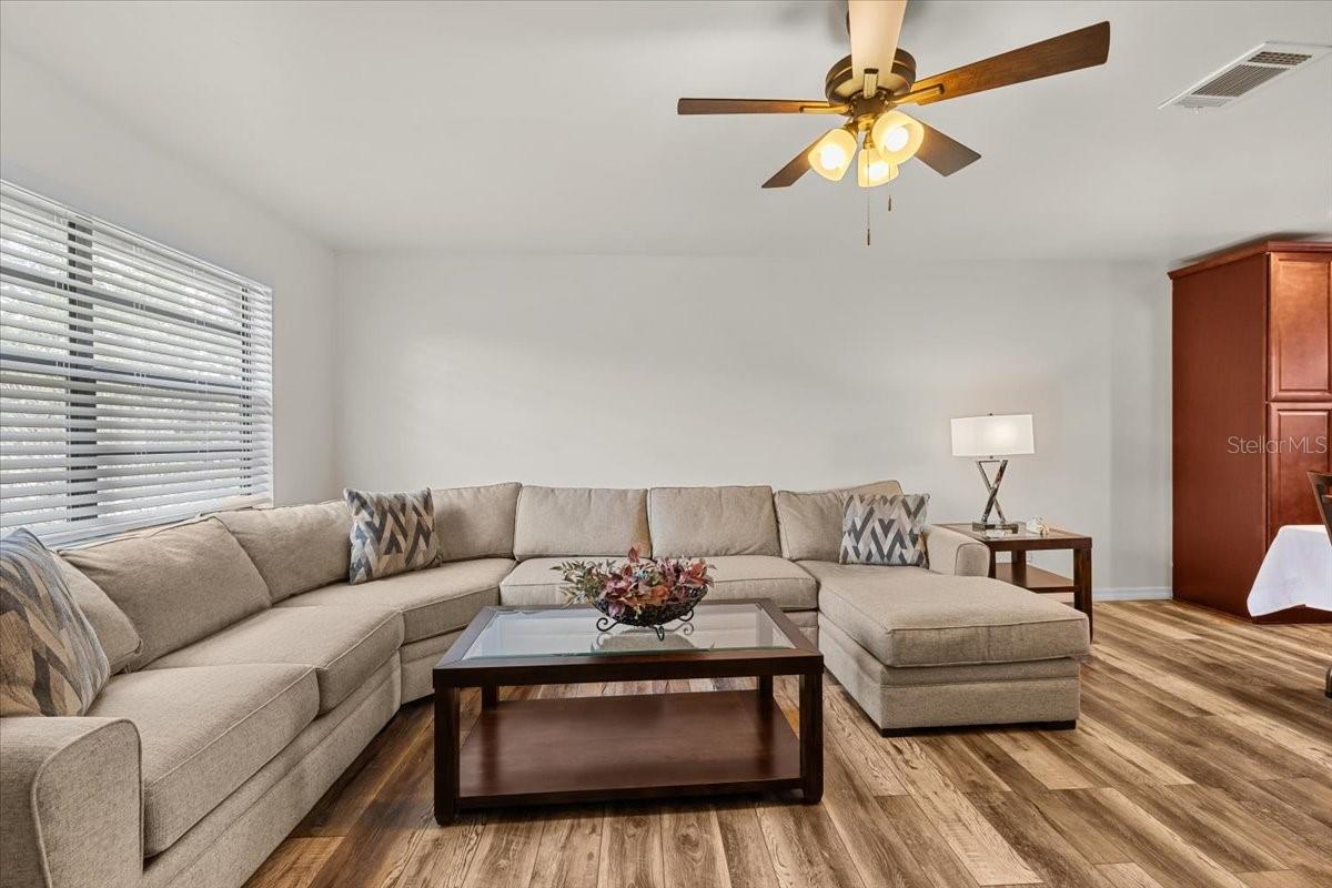 Image 4 of 32 For 4945 91st Avenue N 30