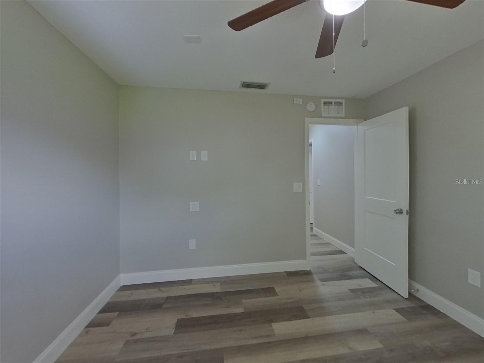 Image 12 of 18 For 1535 Bay Hill Circle