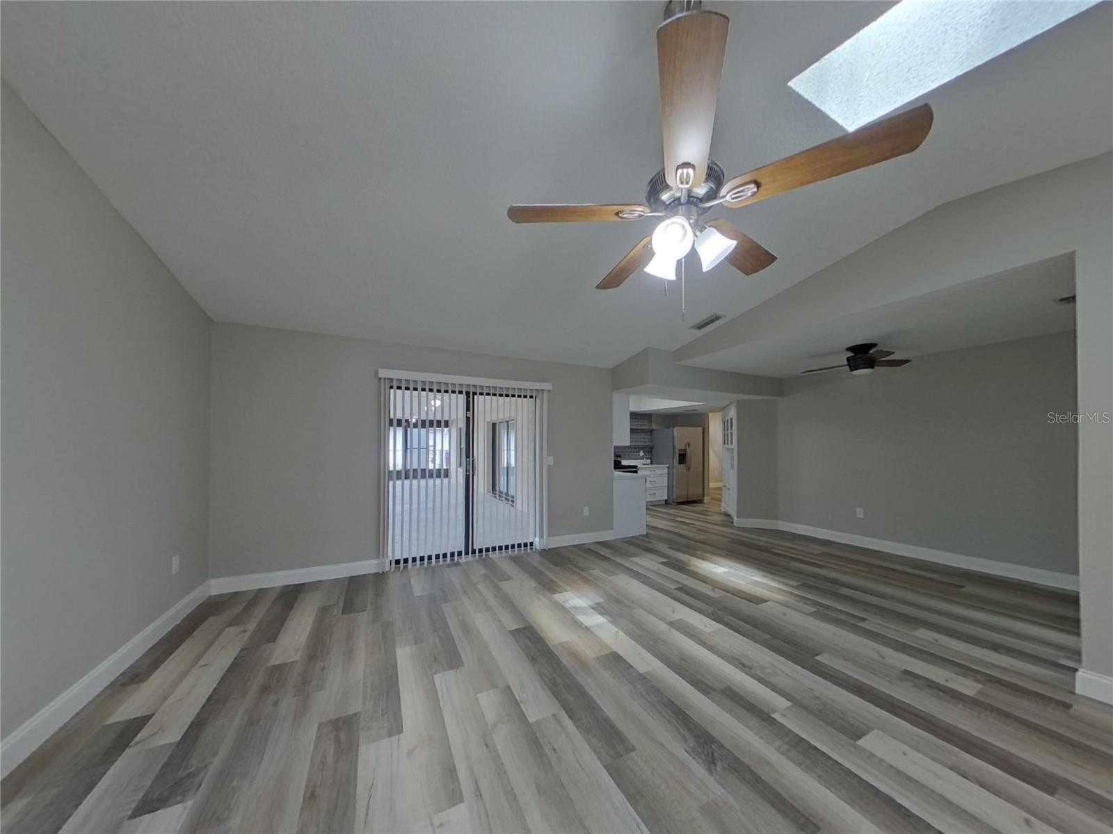 Image 4 of 18 For 1535 Bay Hill Circle