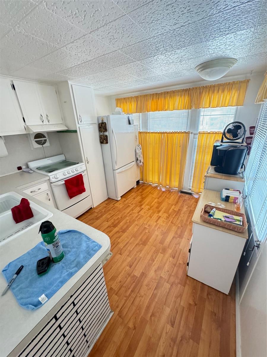 Image 2 of 11 For 4851 Gandy Boulevard B7l36