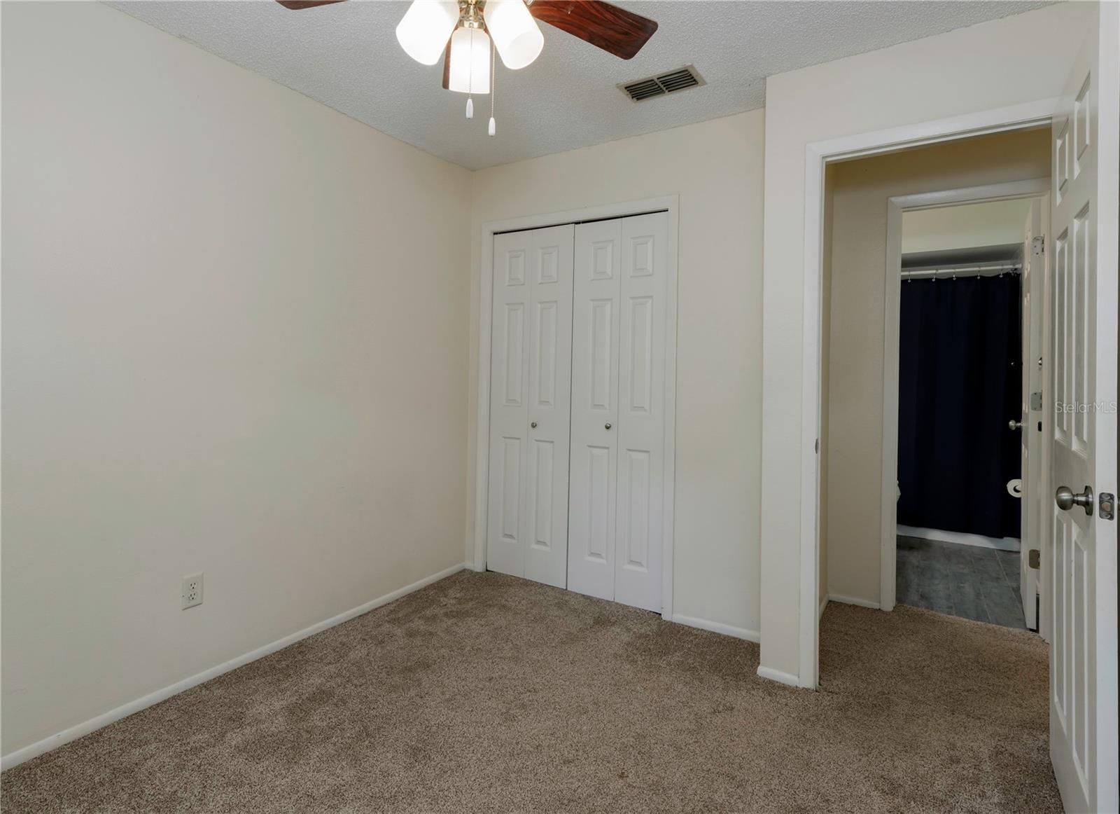 Image 16 of 43 For 945 Hamilton Court