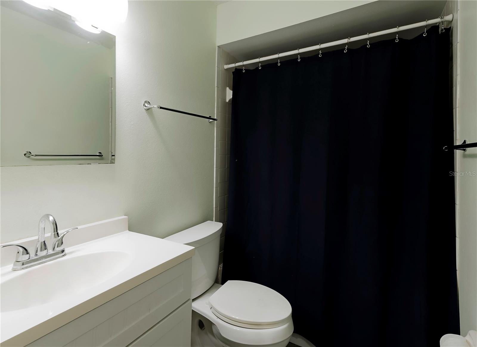 Image 21 of 43 For 945 Hamilton Court