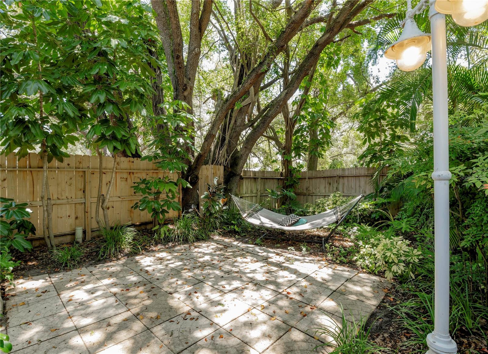 Image 31 of 43 For 945 Hamilton Court