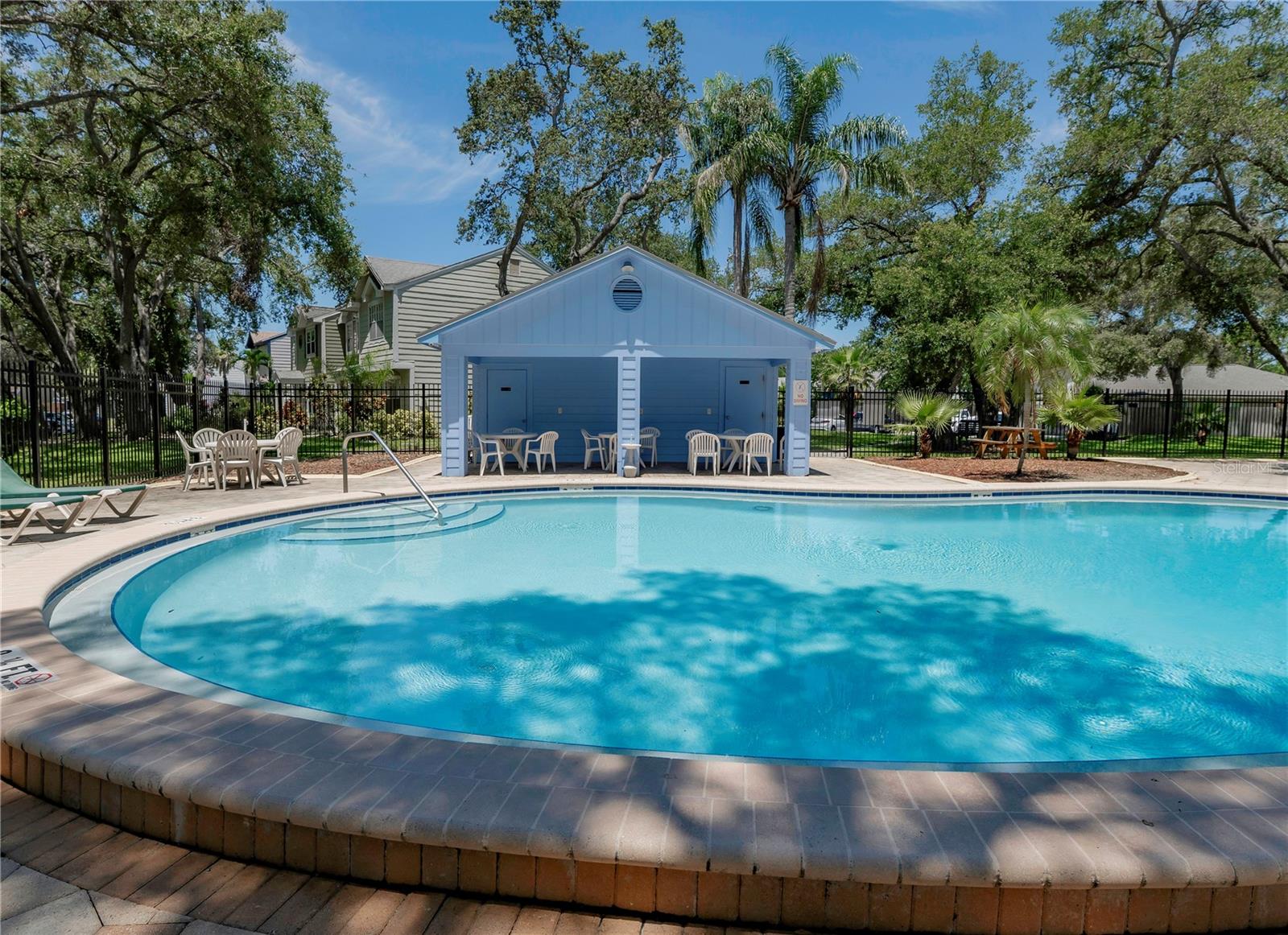 Image 34 of 43 For 945 Hamilton Court