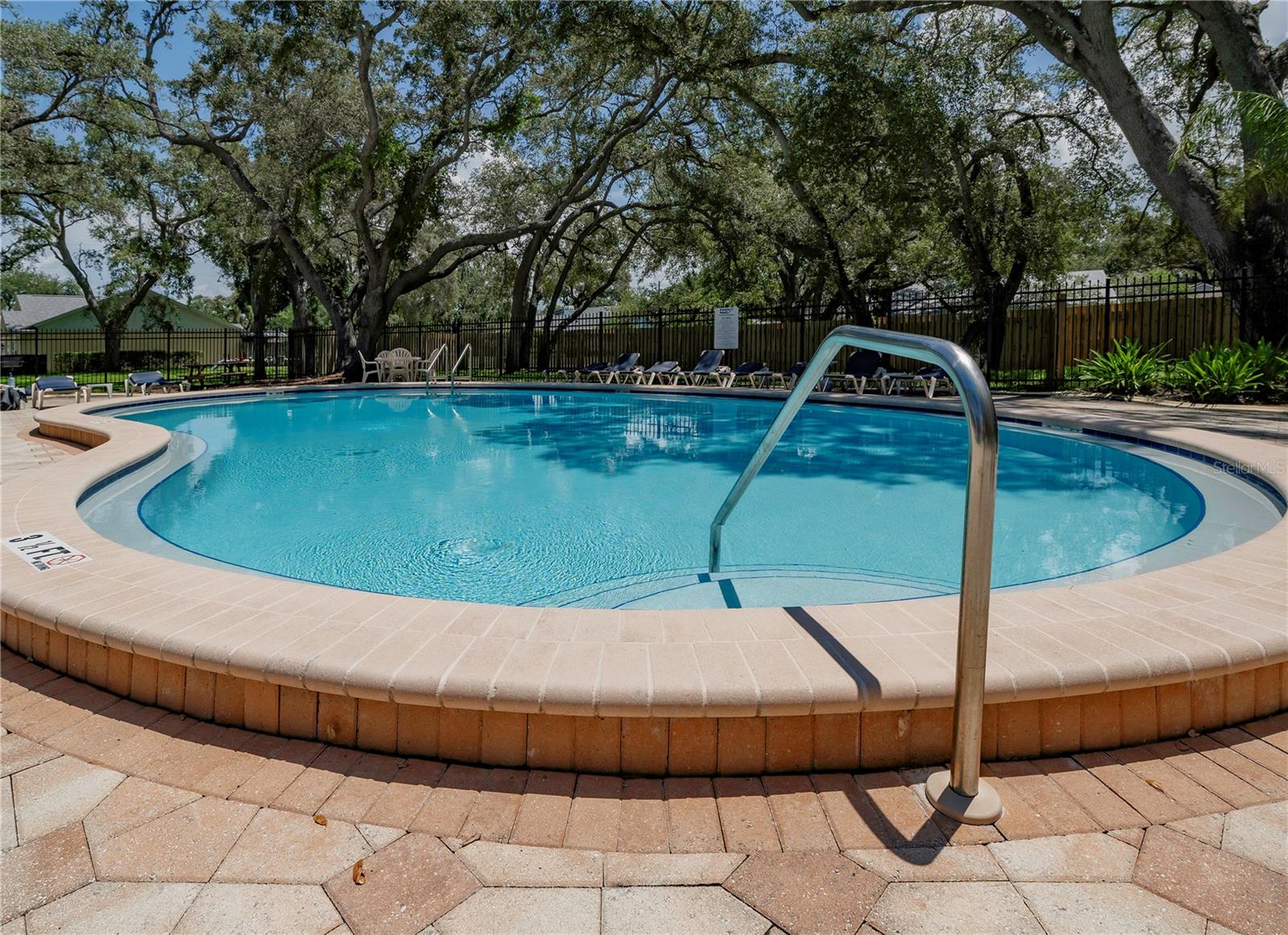 Image 35 of 43 For 945 Hamilton Court