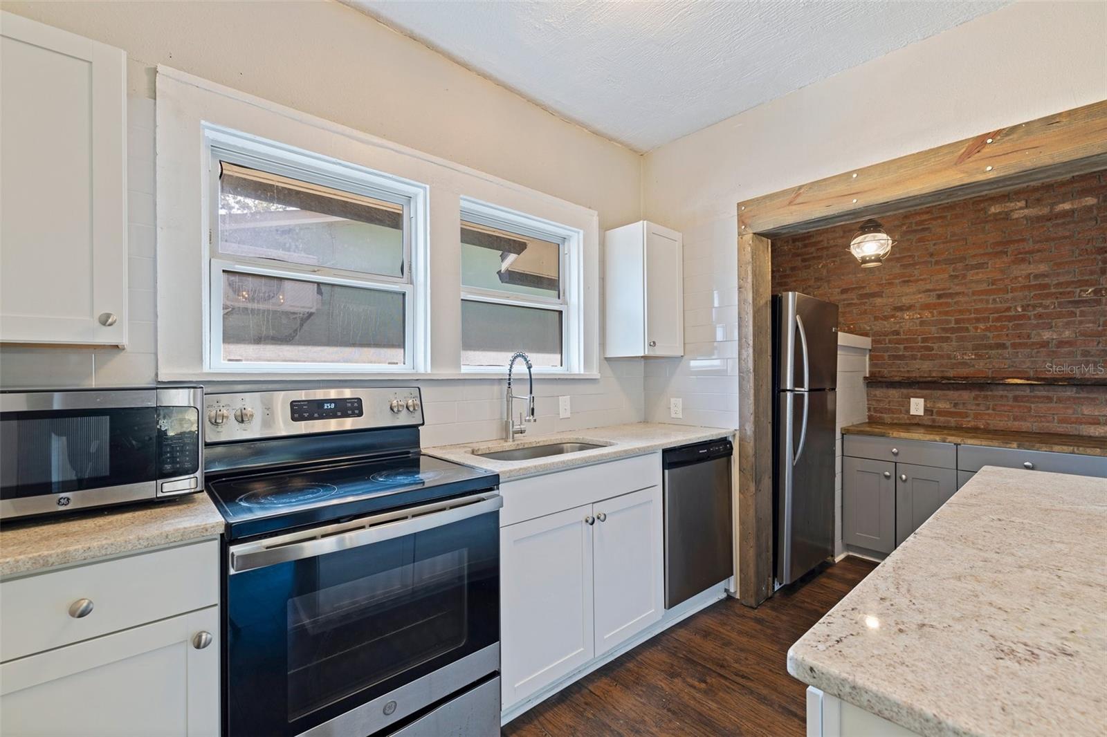 Image 10 of 32 For 1225 22nd Avenue S