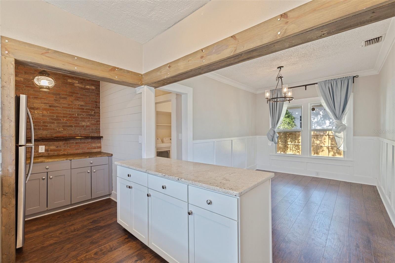 Image 11 of 32 For 1225 22nd Avenue S