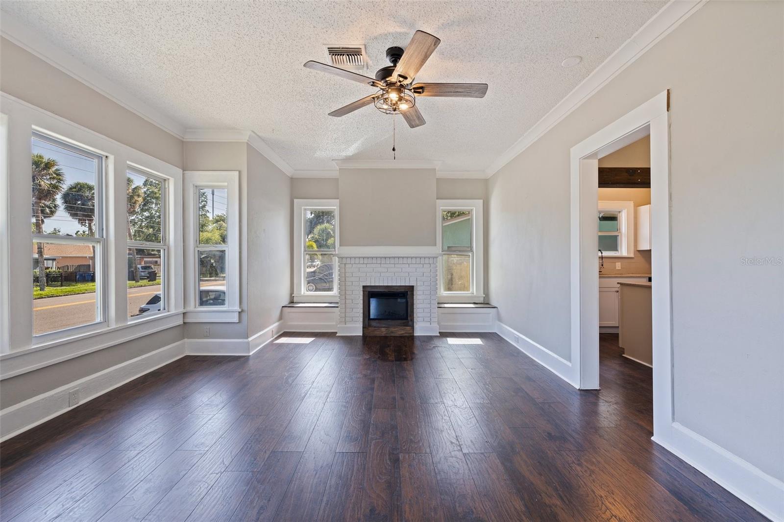 Image 4 of 32 For 1225 22nd Avenue S