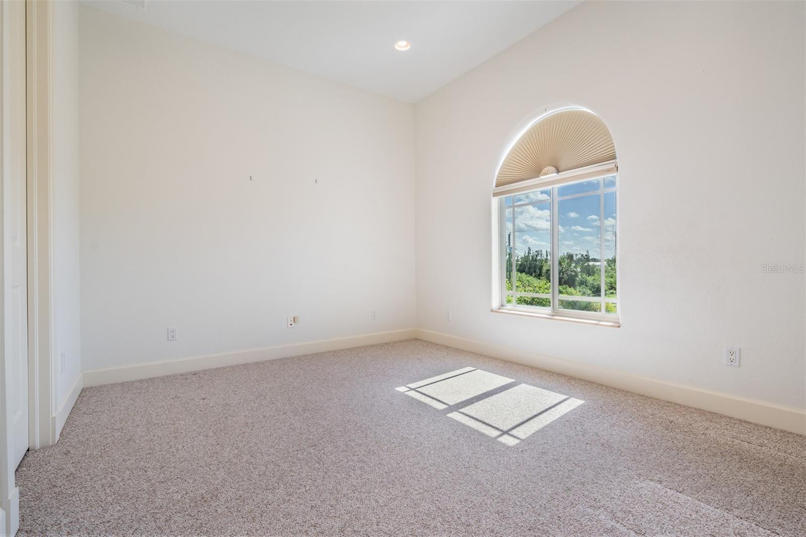 Image 79 of 93 For 4710 Troydale Road