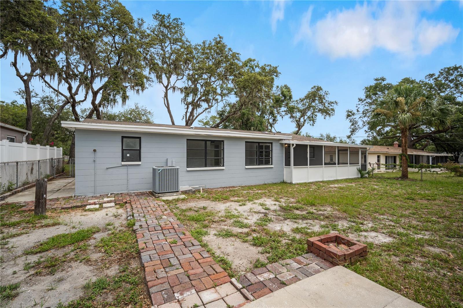 Image 21 of 23 For 1903 Diana Street