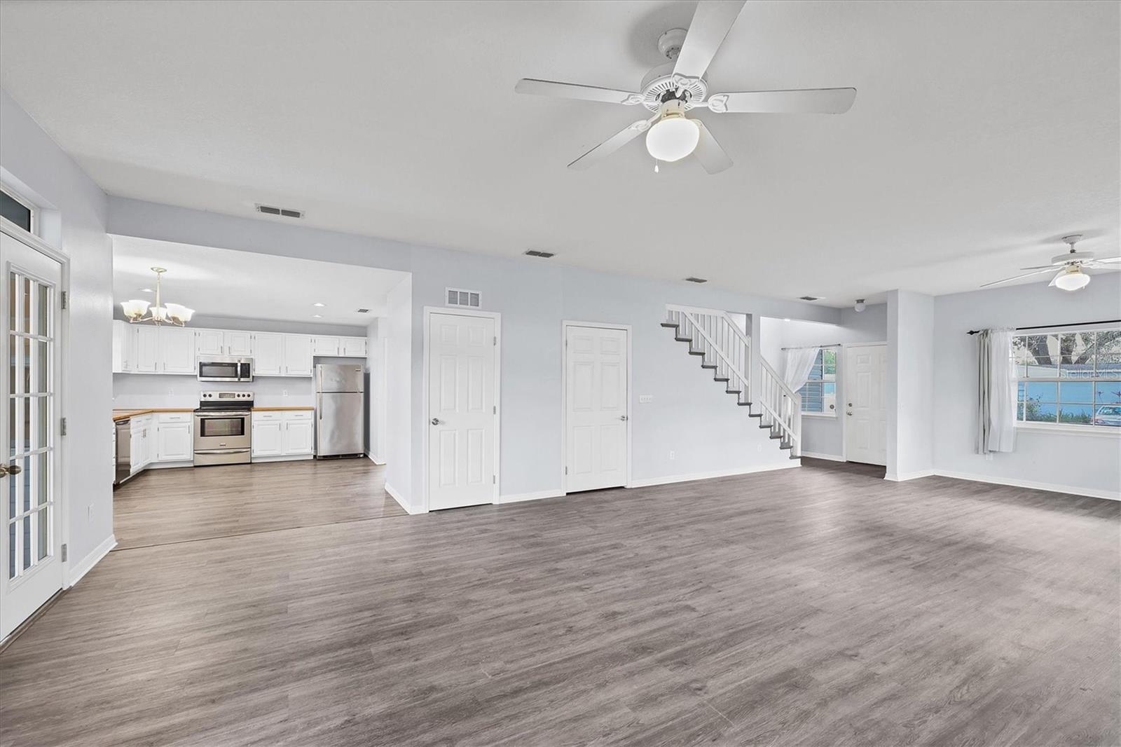 Image 33 of 48 For 12227 Noreast Lake Drive