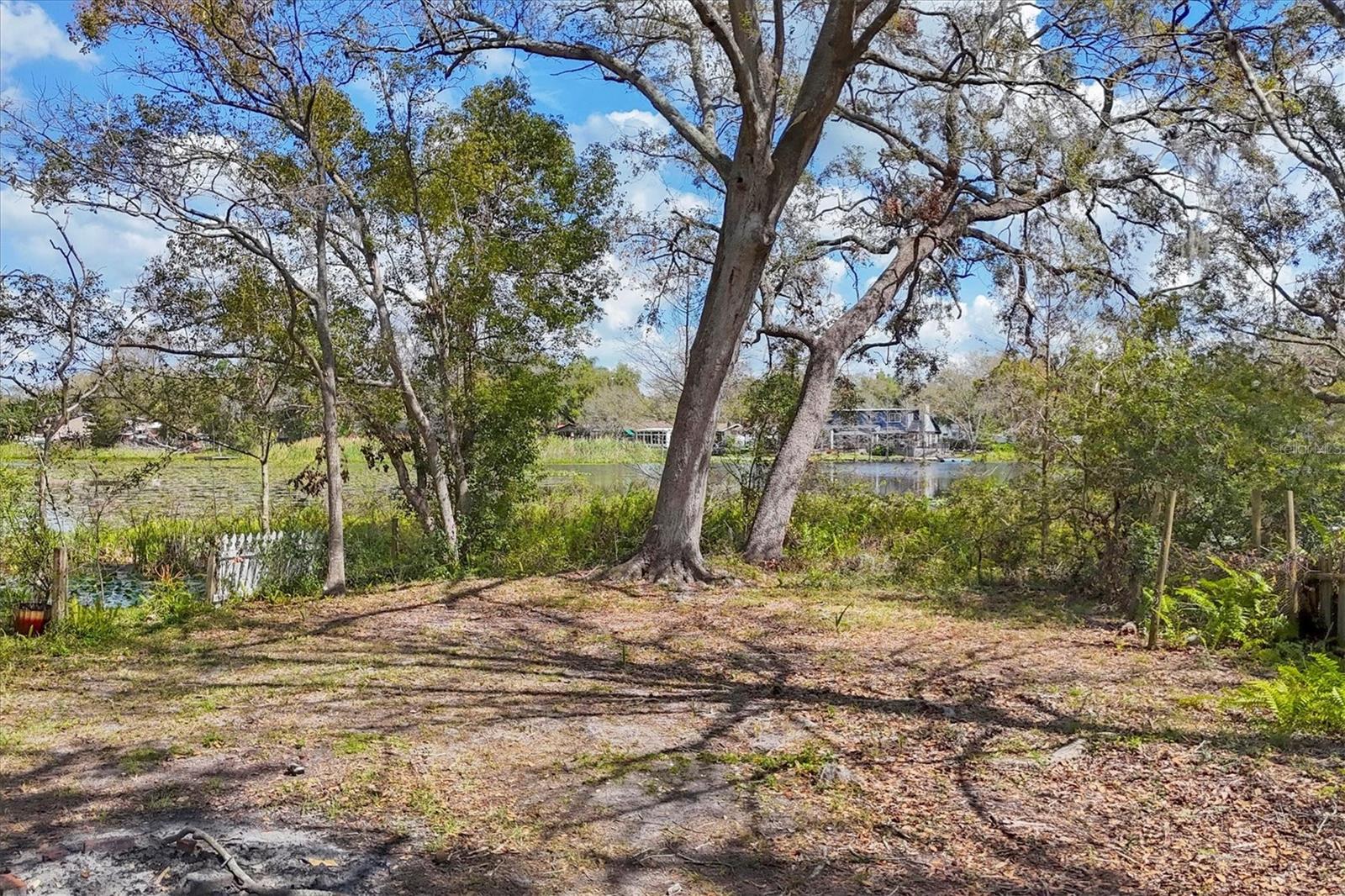 Image 9 of 48 For 12227 Noreast Lake Drive