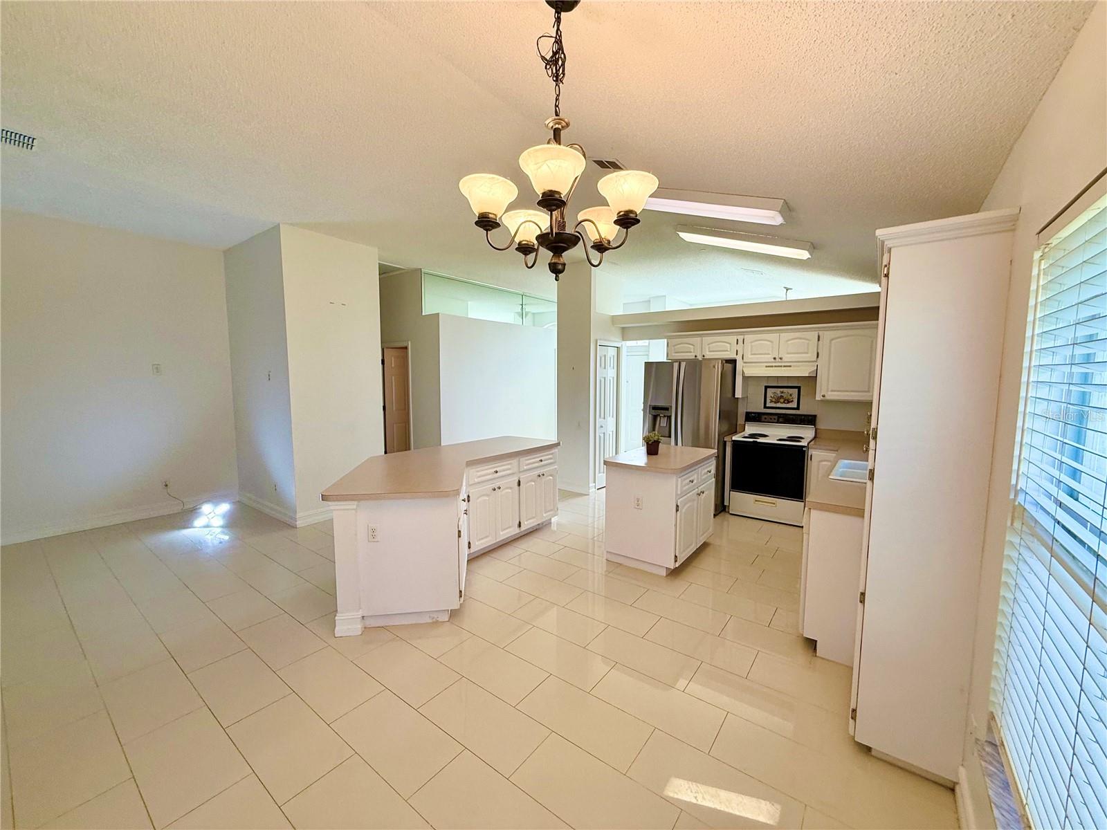 Image 7 of 39 For 9614 Long Meadow Drive