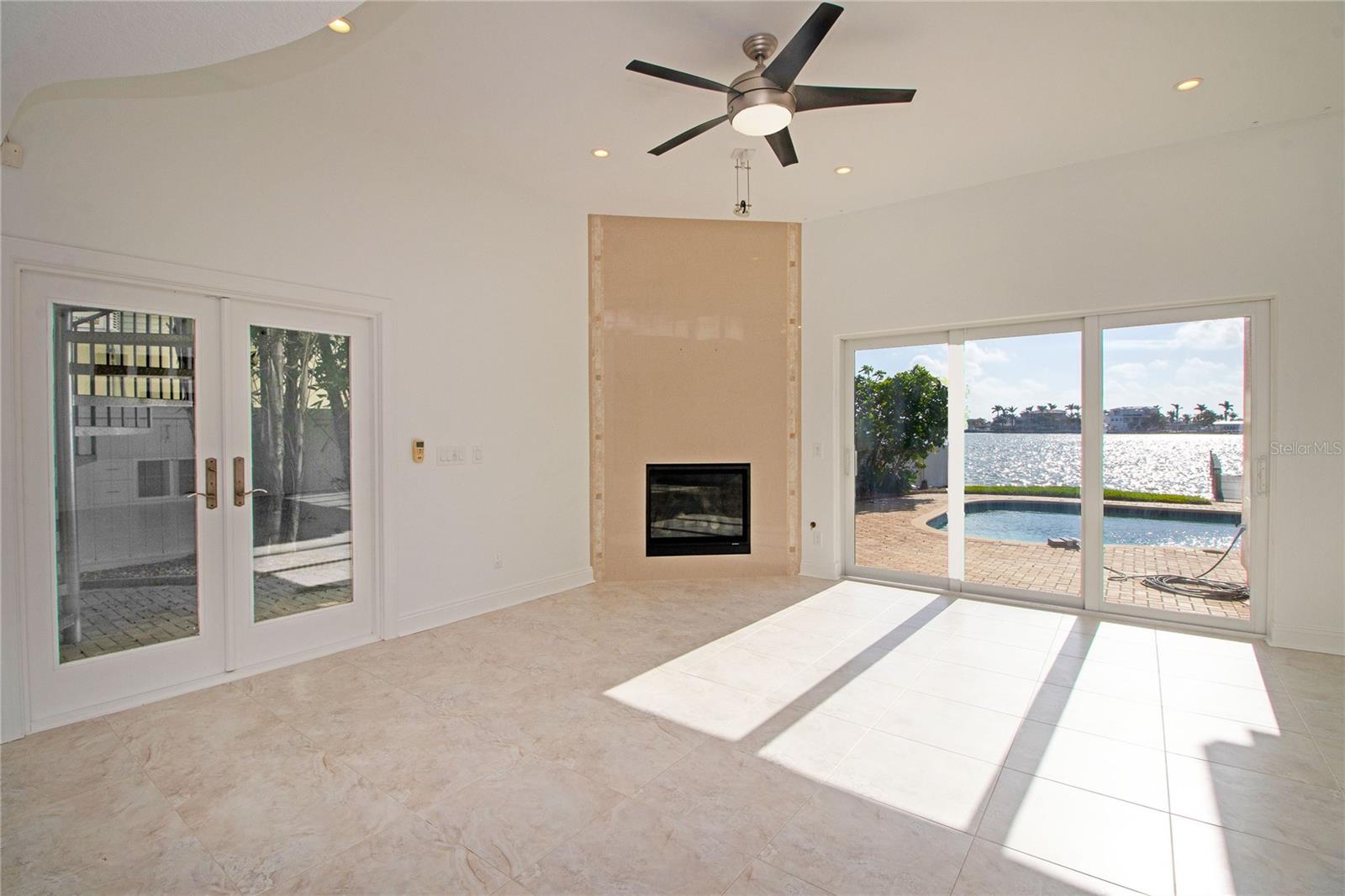 Image 13 of 100 For 17011 Dolphin Drive