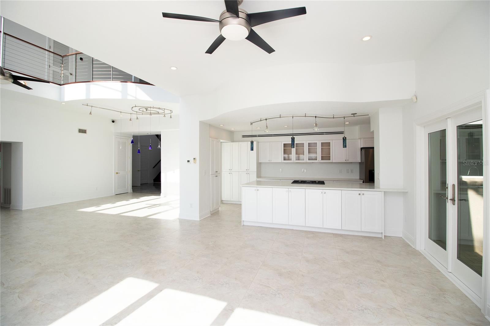 Image 18 of 100 For 17011 Dolphin Drive