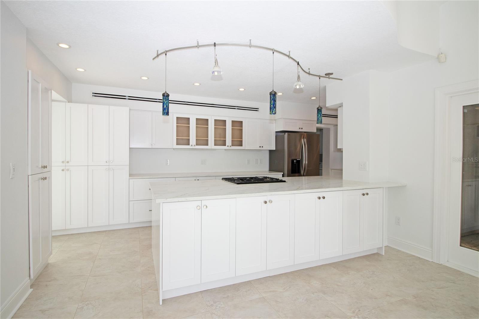 Image 19 of 100 For 17011 Dolphin Drive