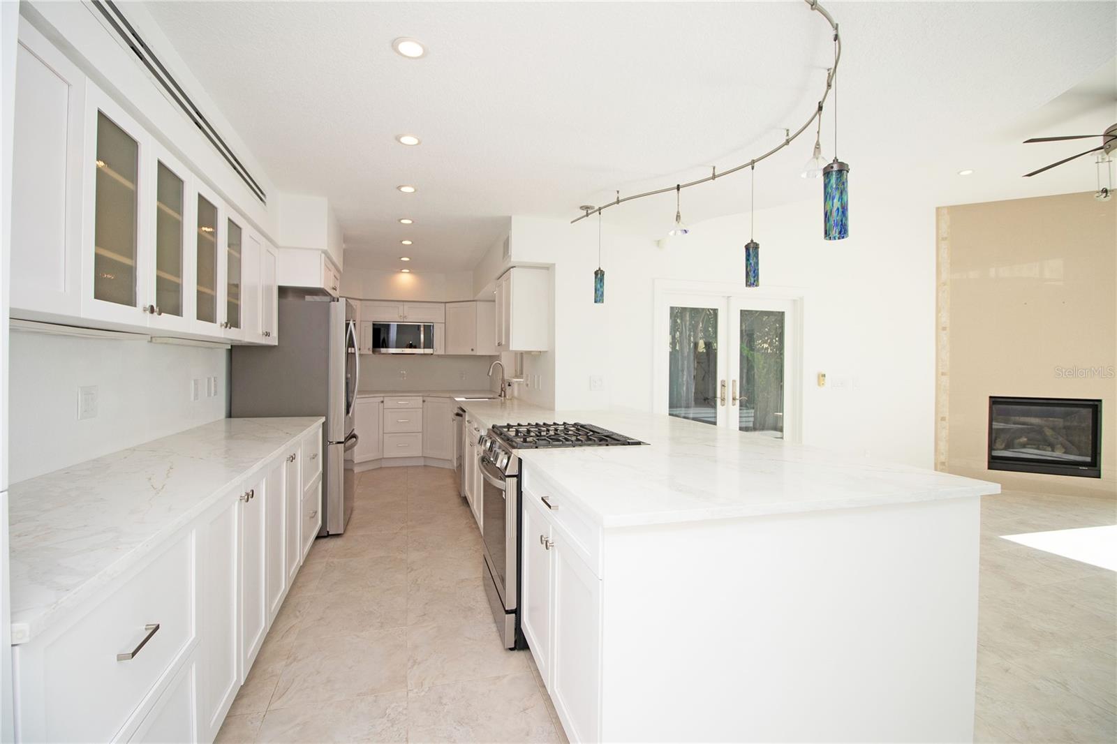 Image 25 of 100 For 17011 Dolphin Drive