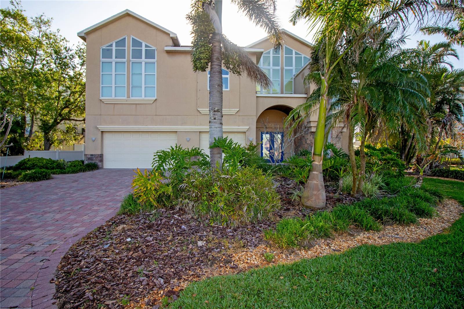 Image 3 of 100 For 17011 Dolphin Drive