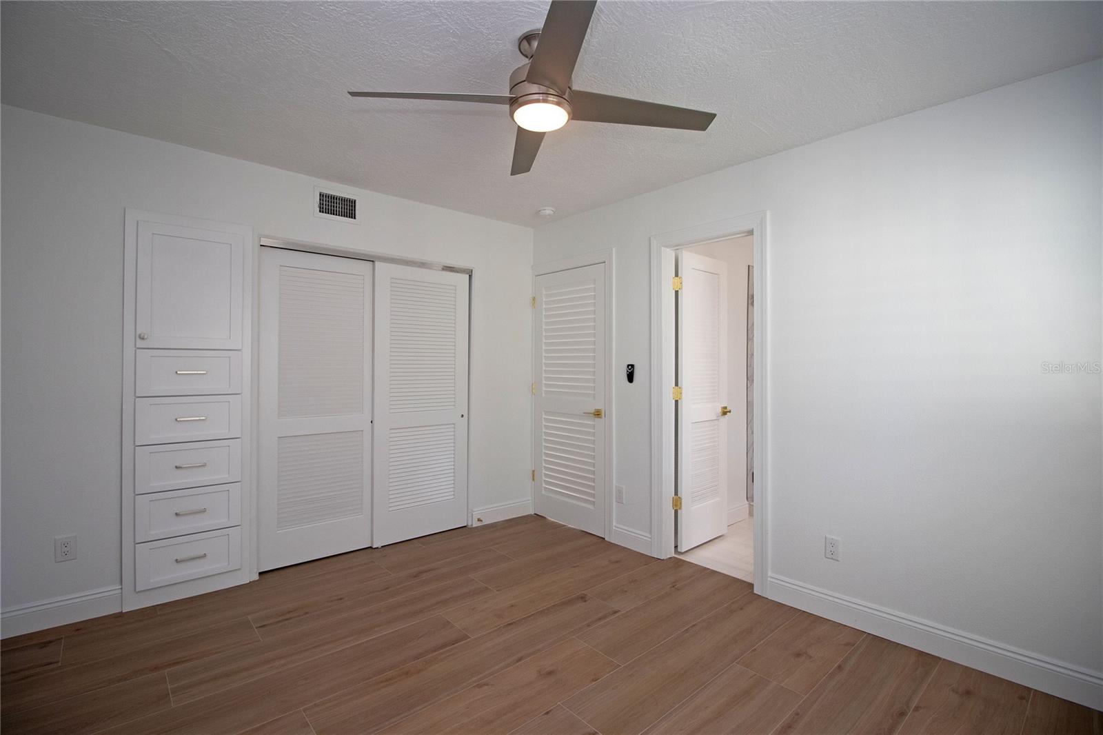 Image 38 of 100 For 17011 Dolphin Drive