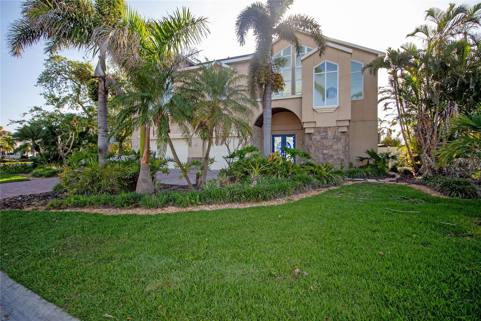 Image 4 of 100 For 17011 Dolphin Drive
