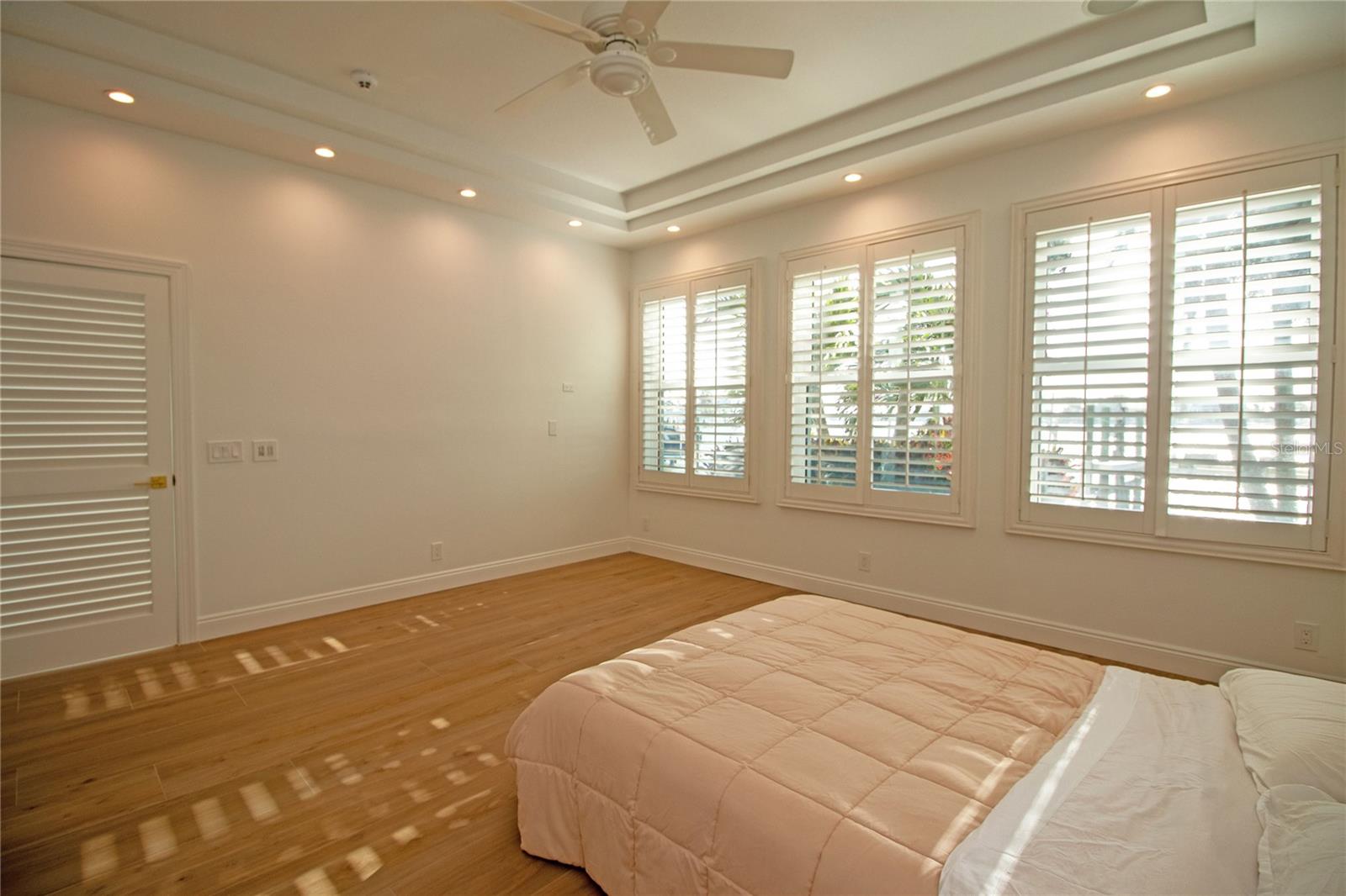 Image 51 of 100 For 17011 Dolphin Drive