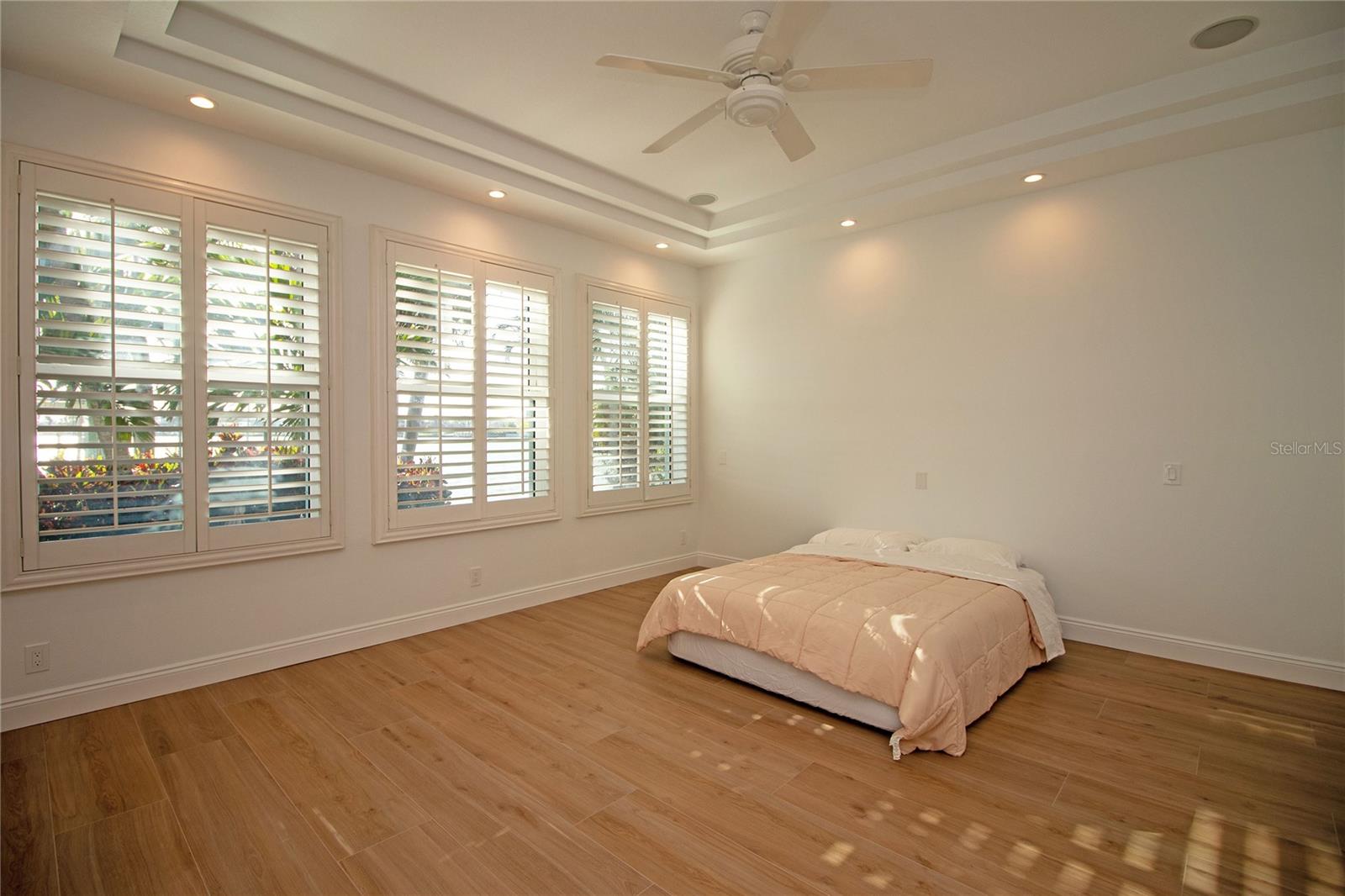 Image 52 of 100 For 17011 Dolphin Drive