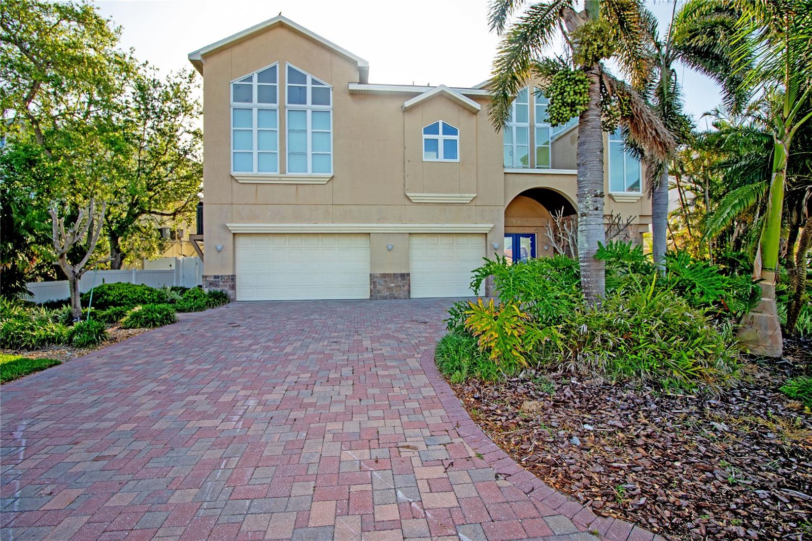 Image 6 of 100 For 17011 Dolphin Drive