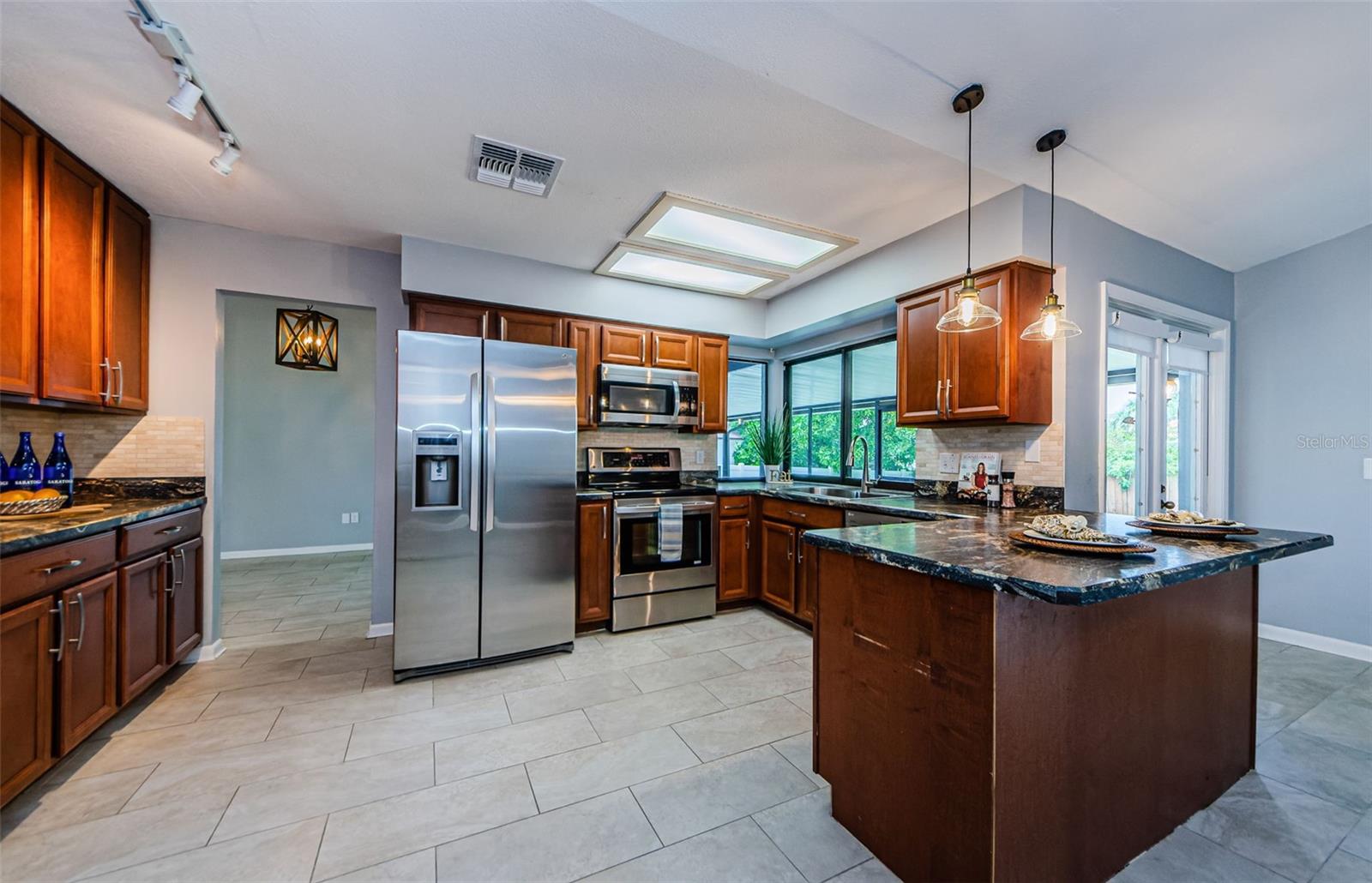 Image 11 of 45 For 2609 Sunnyside Circle