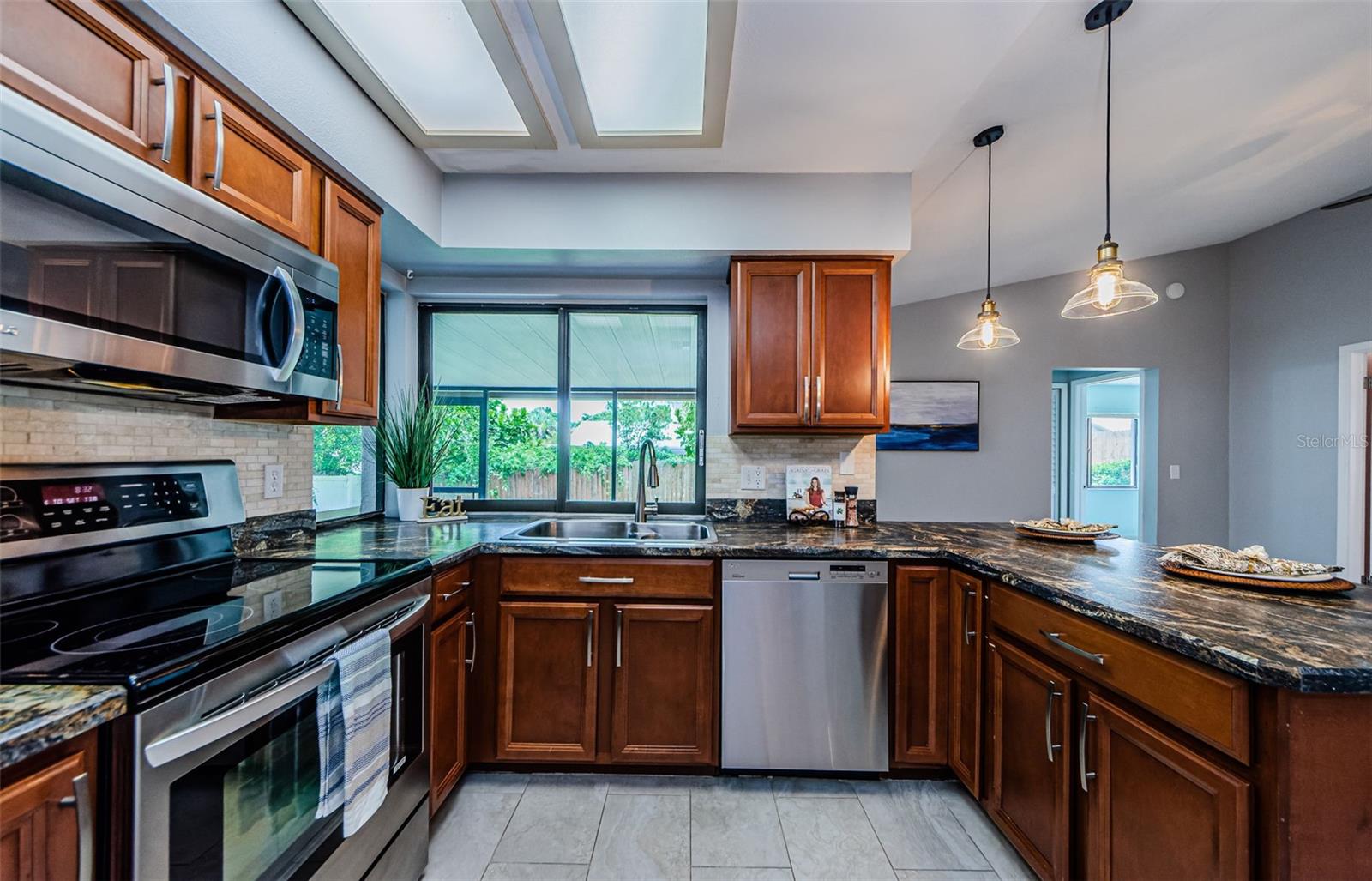 Image 13 of 45 For 2609 Sunnyside Circle