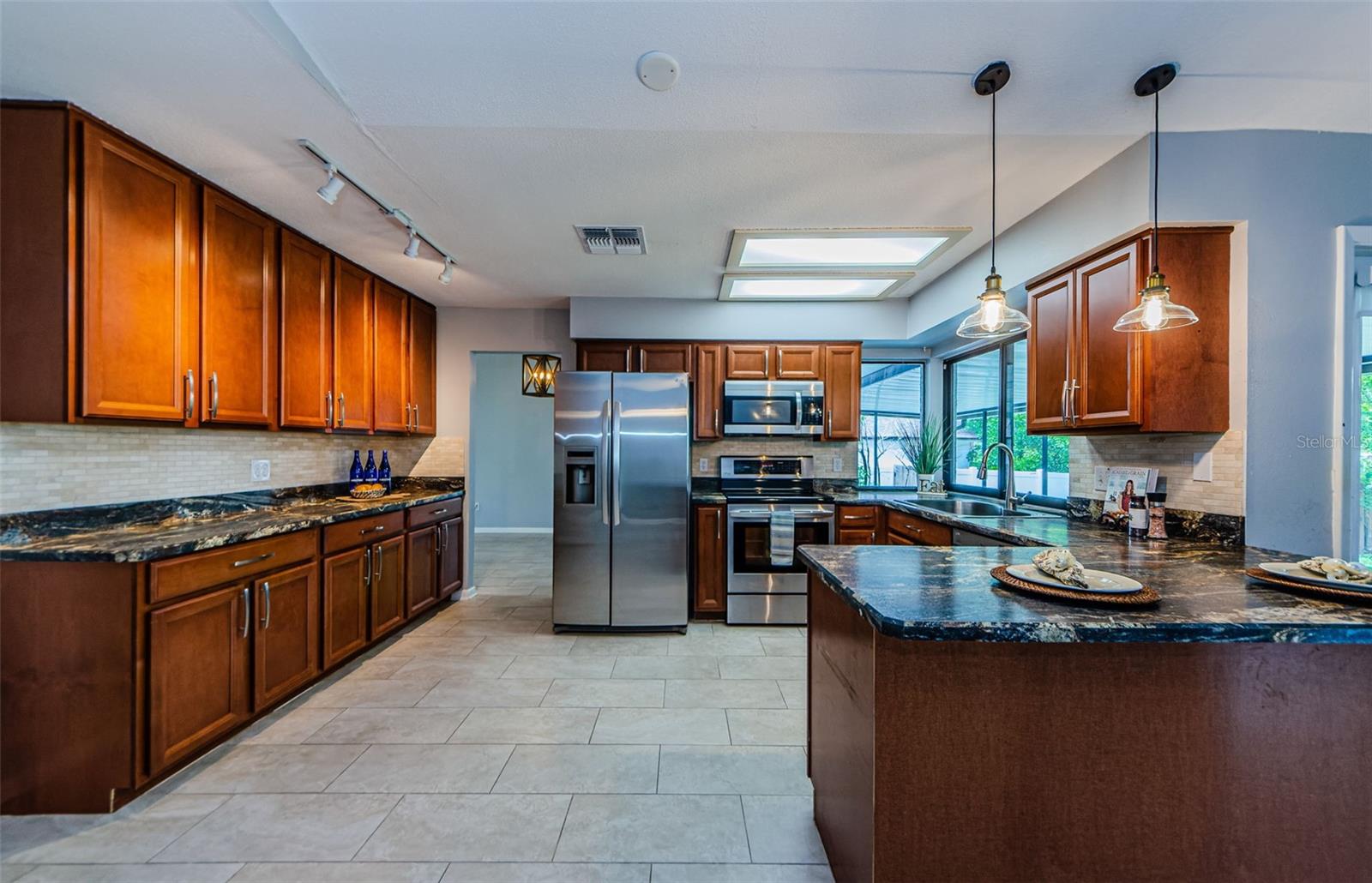 Image 17 of 45 For 2609 Sunnyside Circle