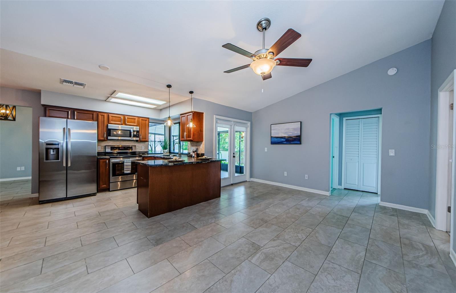 Image 19 of 45 For 2609 Sunnyside Circle