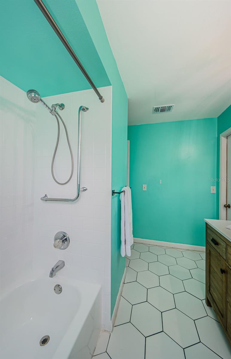 Image 32 of 45 For 2609 Sunnyside Circle
