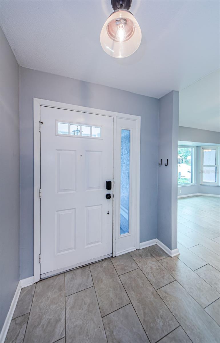 Image 4 of 45 For 2609 Sunnyside Circle