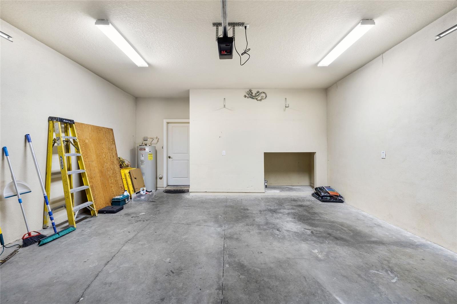 Listing photo id 31 for 4920 Anniston Circle